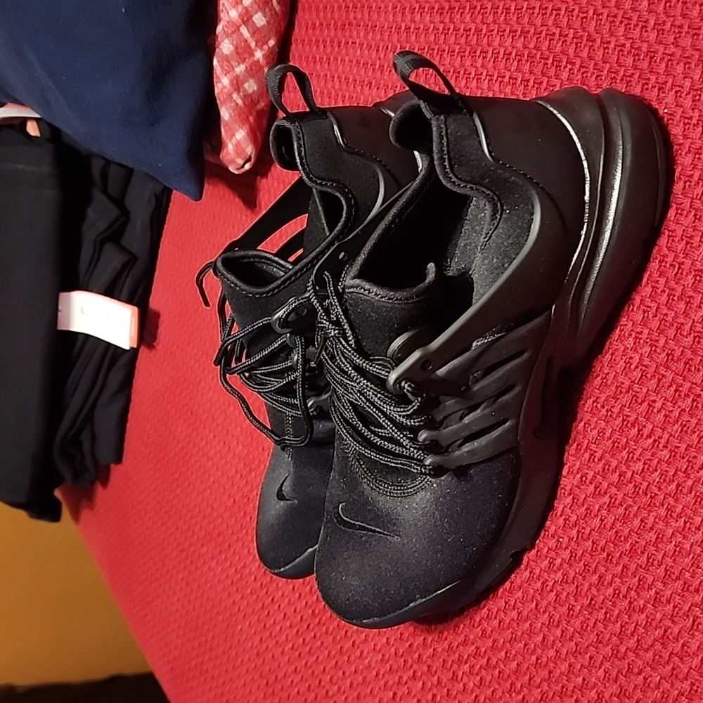 Black Nike Presto